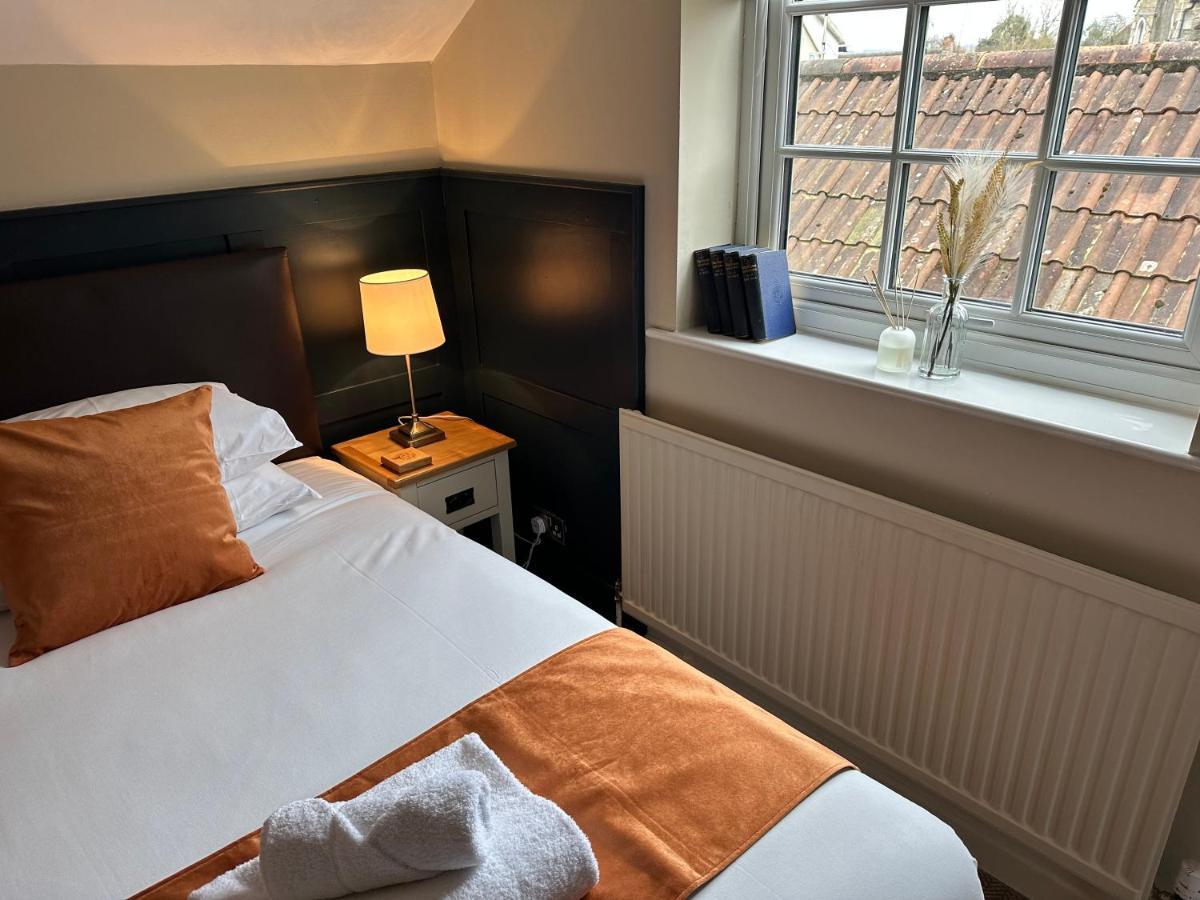 Full Moon Inn Rudge Rode Ngoại thất bức ảnh